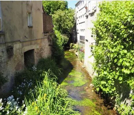 Le Entre Val Et Rose * Provins